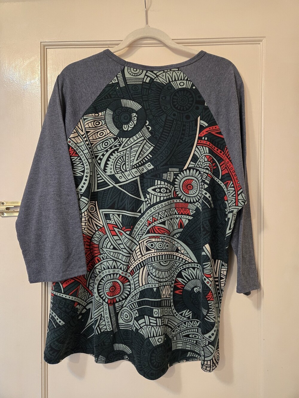 Lularoe Randy Colorful Pattern Raglan Sleeve Baseball T - Gray and Multi - Picture 2 of 3